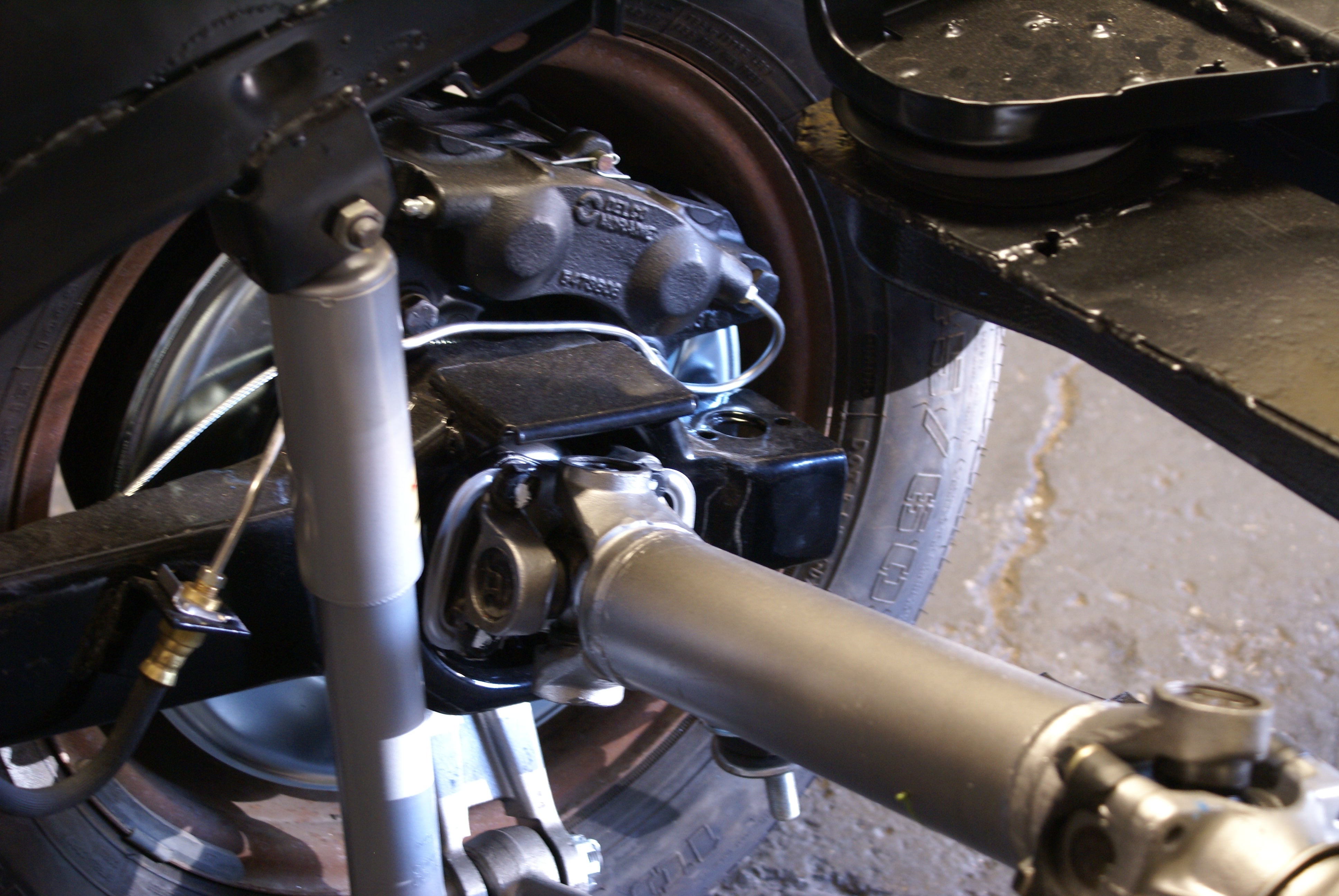 Correct way to run the caliper hard line